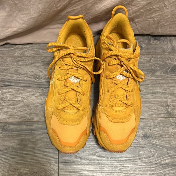 Cardi B Reebok - Picture 2 of 6